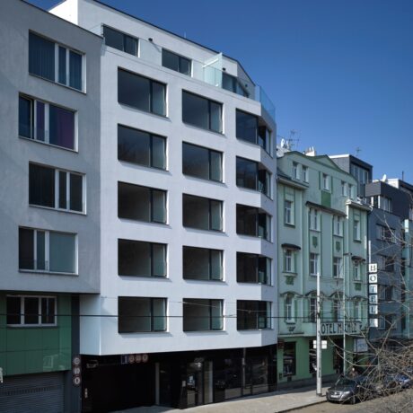 nuselska_apartment_building_00_crop_res_1193