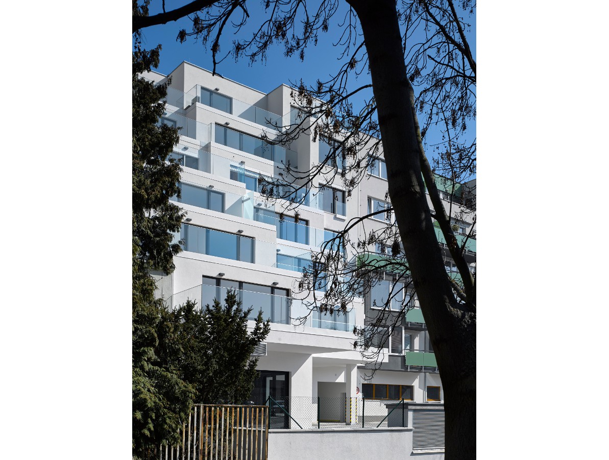 nuselska_apartment_building_06_res_mod